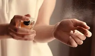 با این 5 عطر  زنانه در مهمانی های تابستانه بدرخشید