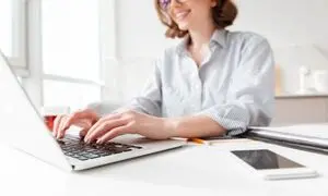 6 شغل با حقوق بالای 15 میلیون تومان برای خانم ها (شهریور 1402)