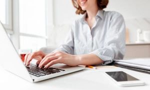 6 شغل با حقوق بالای 15 میلیون تومان برای خانم ها (شهریور 1402)