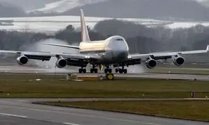 فرود هولناک هواپیمای مسافربری در شرایط سخت (ویدیو)