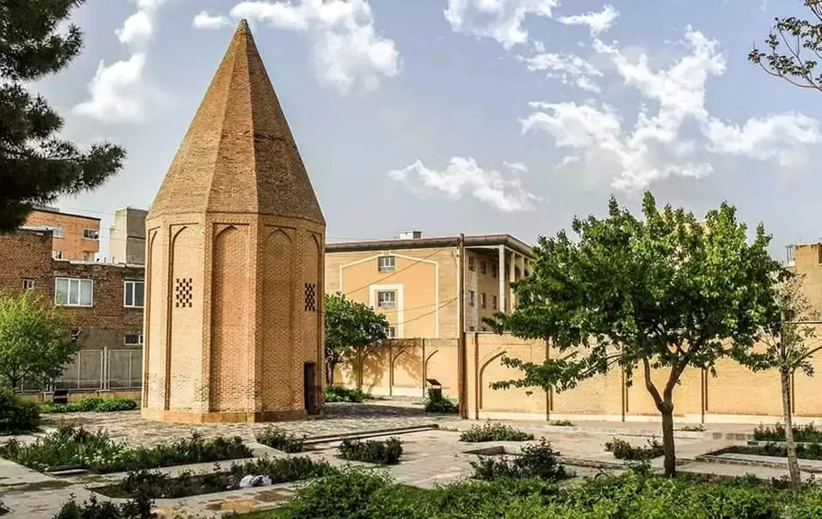 رزرو هتل در شهر بوعلی سینا و تاریخ مادها؛ همدان