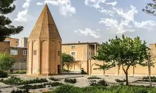 رزرو هتل در شهر بوعلی سینا و تاریخ مادها؛ همدان