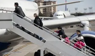 وزن کشی مسافران قبل از سوار شدن به هواپیما