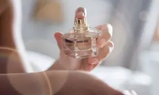 محبوب ترین عطر زنانه برای قرارهای کاری