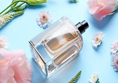 5 عطر و ادکلن‌ محبوب با قدرت نشر بالا