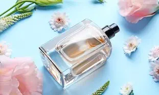 5 عطر و ادکلن‌ محبوب با قدرت نشر بالا