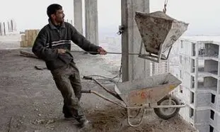 کارگران ساختمانی بیمه می‌شوند؟ خبر خوش سخنگوی دولت