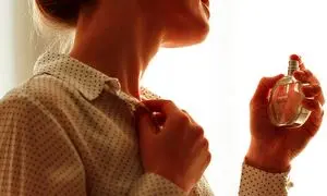 5 عطر زنانه که مردان را مجنون می کند