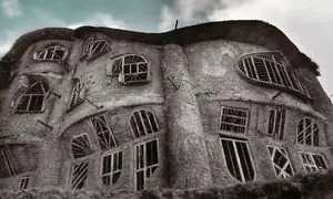 ماجرای خانه ترسناک و متروکه کلاردشت/ خانه ارواح چگونه ساخته شد؟