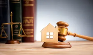 چرا داشتن وکیل ملکی مهم است؟