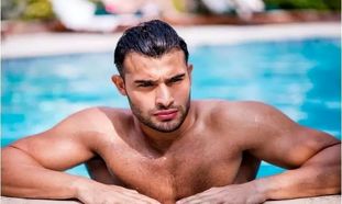 لباس نامناسب سام اصغری در کنار آل پاچینو جنجالی شد