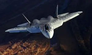 پرواز جت جنگنده سوخو ۵۷ و مانور کبری (ویدیو)