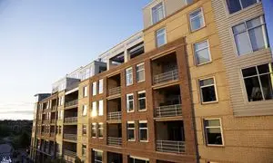 مالیات بر خانه های خالی مسکن را گران می کند؟