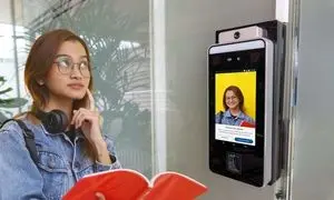 دستگاه حضور و غیاب اثر انگشتی یا تشخیص چهره کدام گزینه برای شرکت مناسب‌تر است