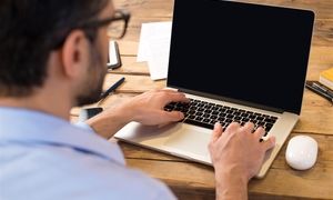 5 شغل با حقوق بالای 20 میلیون تومان در شیراز/ آبان 1402