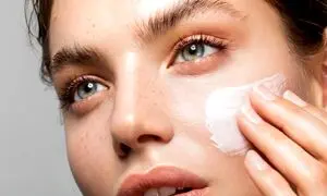 بهترین کرم ژل مرطوب کننده برای رفع خشکی پوست در زمستان