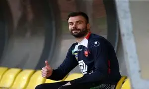 شکایت دروازه بان سبق سرخ پوشان از پرسپولیس