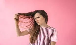 5 نکته مهم برای انتخاب شامپو مناسب موی چرب