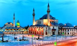 رونمایی از لباس مولانا در قونیه + تصاویر