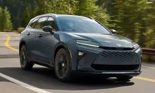 همه چیز درباره تویوتا کراون سینیا مدل 2025