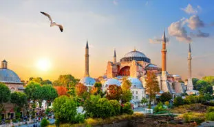 یک مسجد ایرانی در میان زیباترین مساجد جهان + تصاویر