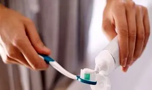 فقط یک بار مسواک بزن!!