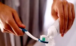 فقط یک بار مسواک بزن!!