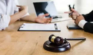 7 نکته مهم برای انتخاب بهترین وکیل در تهران