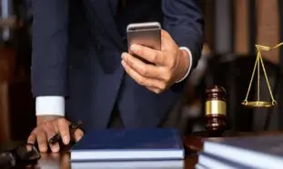 مزایای استفاده از وکیل تلفنی