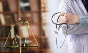 مزیت مشاوره با وکیل پزشکی