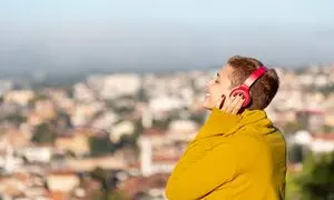 5 هدست پرووان پرفروش در زمستان 1402