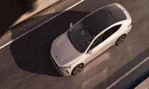 رکوردشکنی سدان ای تی 7 ؛ خودرو برقی و پرچمدار چینی