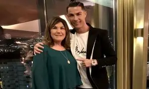 هدیه رونالدو به مناسبت تولد مادرش