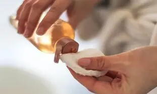 چگونه تونر مناسب پوست خود را پیدا کنیم؟