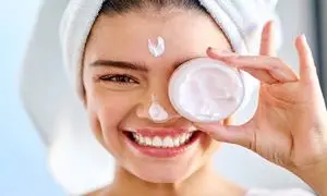 ۵ کرم مرطوب کننده پرفروش برای  پوست حساس + قیمت