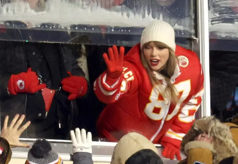 هدیه ارزشمند تیلور سوئیفت به طرفدارش