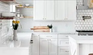 طراحی مدرن آشپزخانه با کابینت پلی اورتان