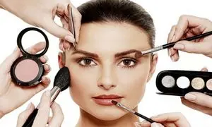 آشنایی با انواع محصولات آرایش صورت زنانه
