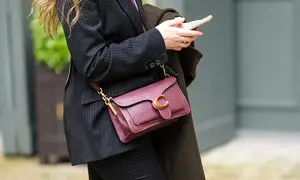 کیف چرمی زنانه را از نوین چرم بخریم یا مارال چرم؟