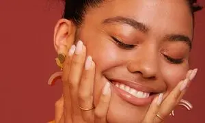 ۵ کرم شب پرفروش برای پیشگیری از افتادگی پوست