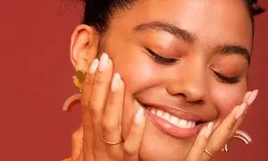 ۵ کرم شب پرفروش برای پیشگیری از افتادگی پوست