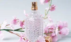 پرفروش ترین عطر زنانه معتدل برای خانم های شیک پسند