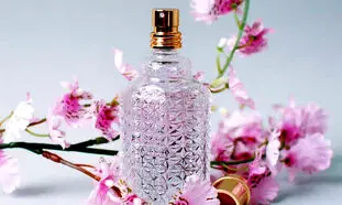 پرفروش ترین عطر زنانه معتدل برای خانم های شیک پسند