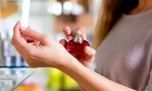 خوش بو ترین عطر زنانه برای اداره