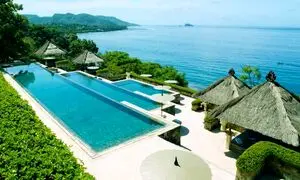 تجربه تاب سواری در ارتفاع با تور بالی نوروز 1403