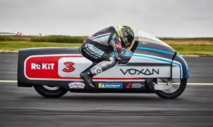 سریع ترین موتورسیکلت برقی جهان شگفتی ساز شد