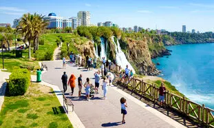 بهترین زمان خرید تور آنتالیا نوروز 1404