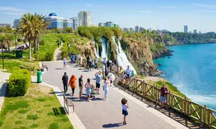بهترین زمان خرید تور آنتالیا نوروز 1404