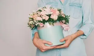 7 باکس گل تولد که همسرتان را شگفت زده می کند