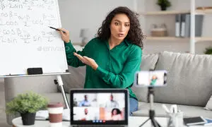 مناسب ترین گوشی برای خانم معلم ها کدام است؟